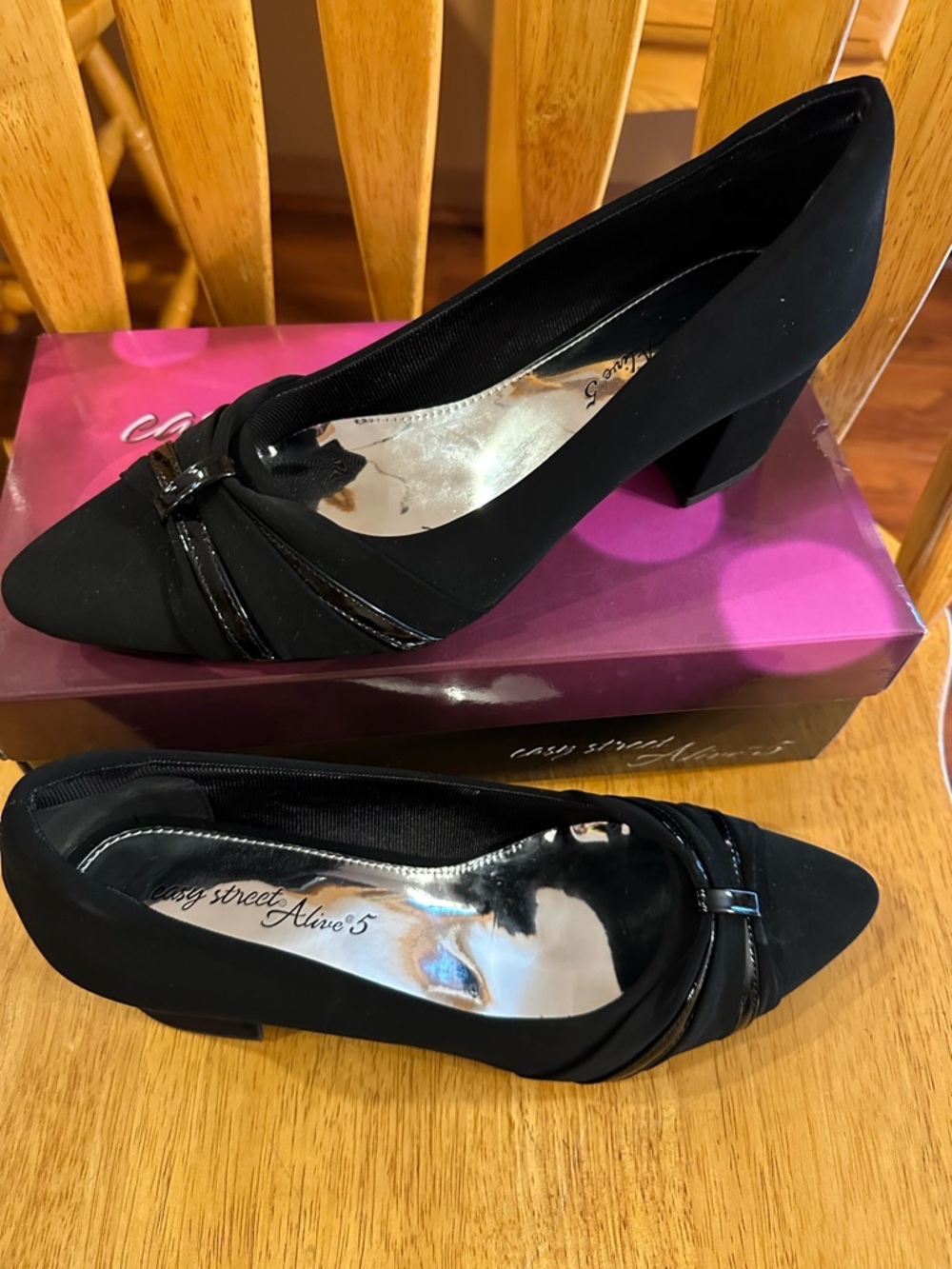 easy street Black Pointed Toe Mid Block Heel Pumps
